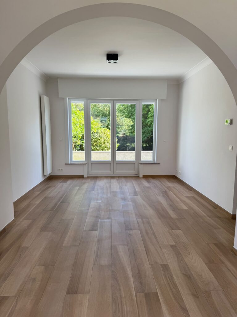 Schilderwerken van een woning te Kraainem, rand Brussel.